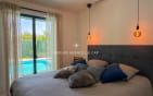 A VENDRE VILLA VUE MER ENVIRON 200 M2 ENTIEREMENT RENOVEE OFFRANT 5 CHAMBRES DONT 4 EN SUITE PISCINE GARAGE A SAINT AYGULF Min 14