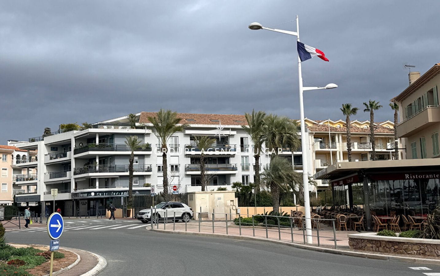 Murs commerciaux libres port  ST RAPHAEL Image 0