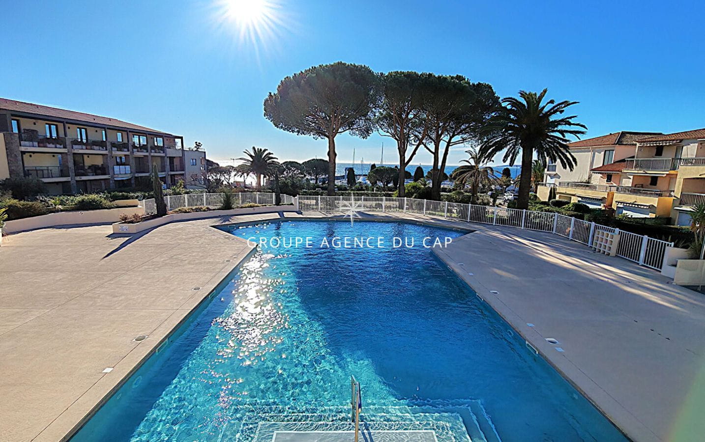A VENDRE APPARTEMENT  T1 CABINE VUE MER DANS RESIDENCE SECURISEE AVEC PISCINE ET PARKING PROCHE MER ET CENTRE VILLE DES ISSAMBRES Image 1