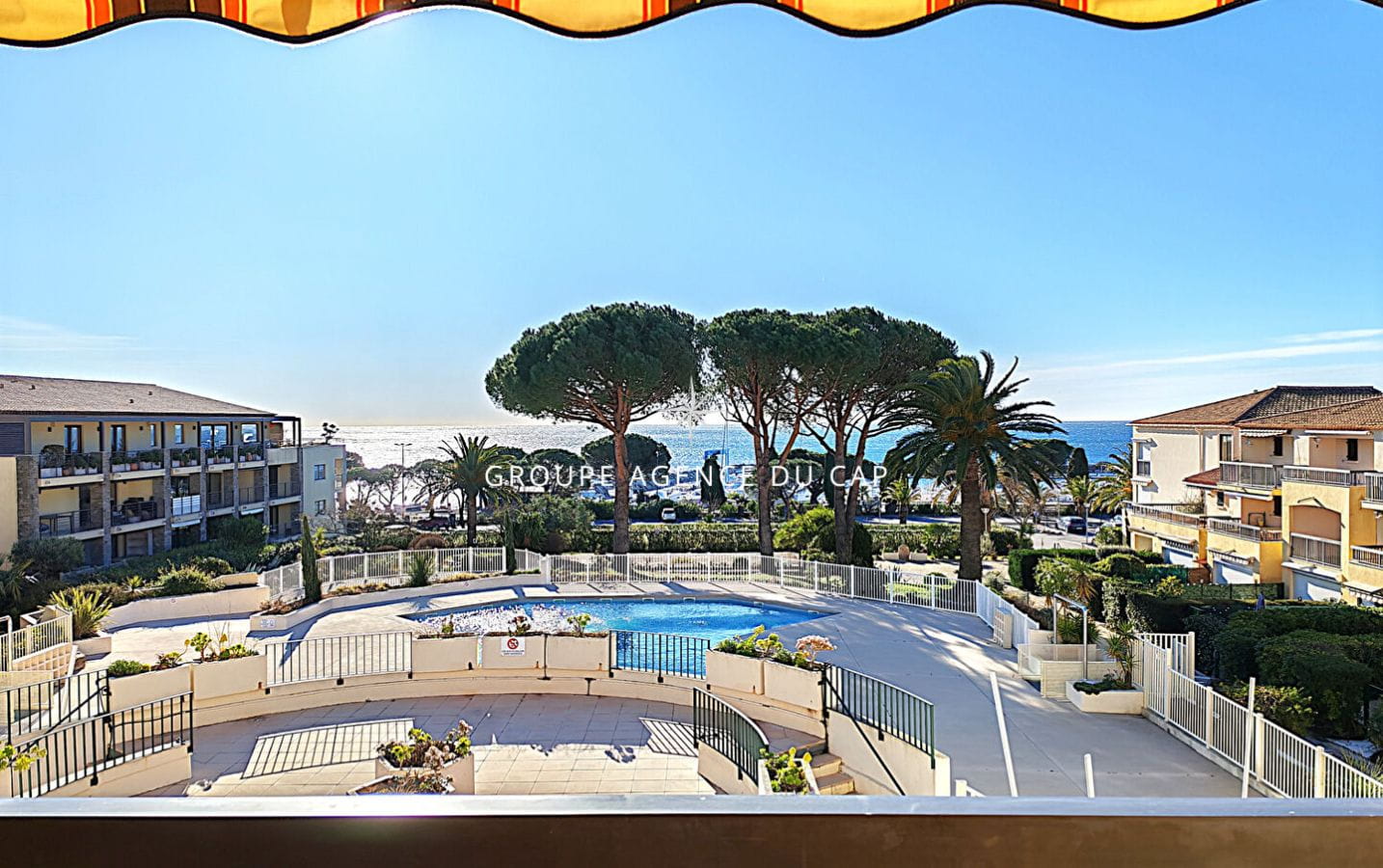 A VENDRE APPARTEMENT  T1 CABINE VUE MER DANS RESIDENCE SECURISEE AVEC PISCINE ET PARKING PROCHE MER ET CENTRE VILLE DES ISSAMBRES Image 12