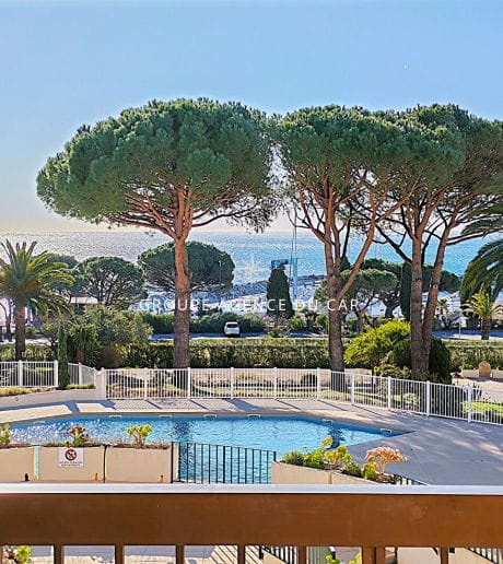 A VENDRE APPARTEMENT  T1 CABINE VUE MER DANS RESIDENCE SECURISEE AVEC PISCINE ET PARKING PROCHE MER ET CENTRE VILLE DES ISSAMBRES