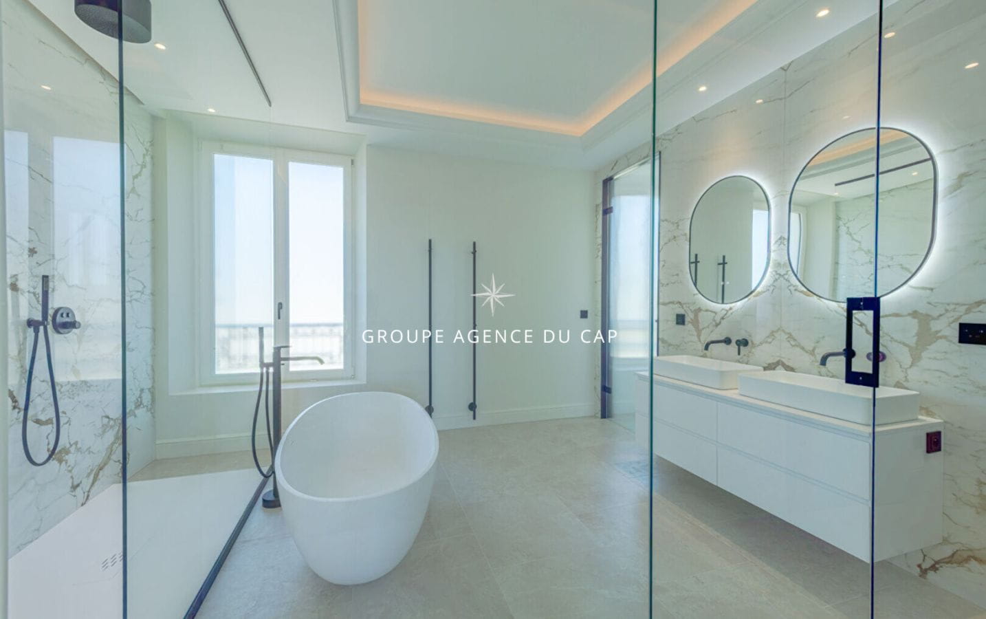 VILLA DE PRESTIGE 400M2 VUE MER ESPACE SPA CAVE A VIN PISCINE GARAGE, A SAINT RAPHAEL Image 11