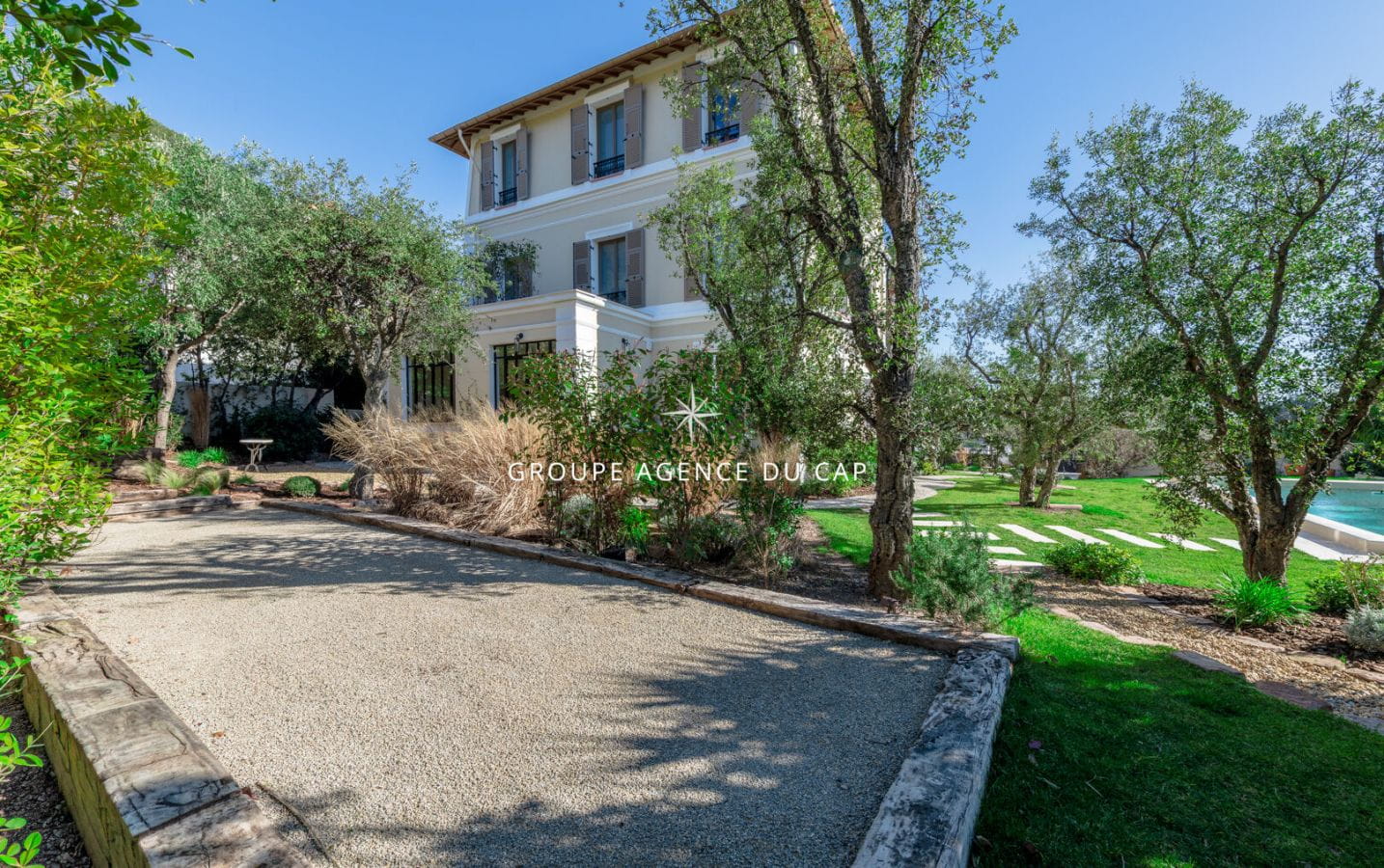 VILLA DE PRESTIGE 400M2 VUE MER ESPACE SPA CAVE A VIN PISCINE GARAGE, A SAINT RAPHAEL Image 15