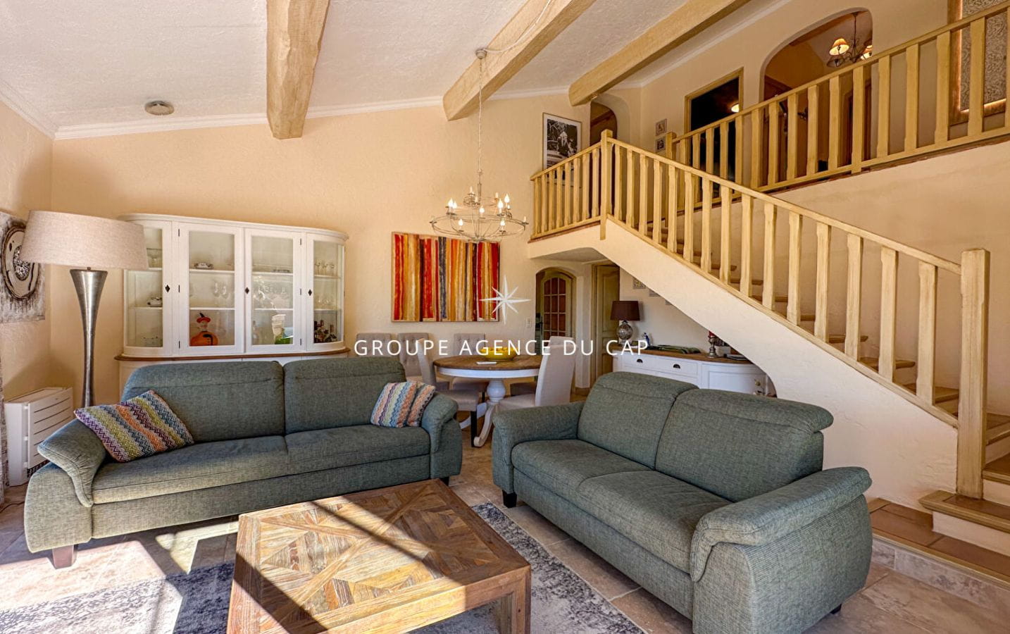 A VENDRE VILLA VUE MER GOLFE DE ST-TROPEZ 5 CHAMBRES ANNEXE PISCINE PARKINGS  AUX ISSAMBRES Image 9