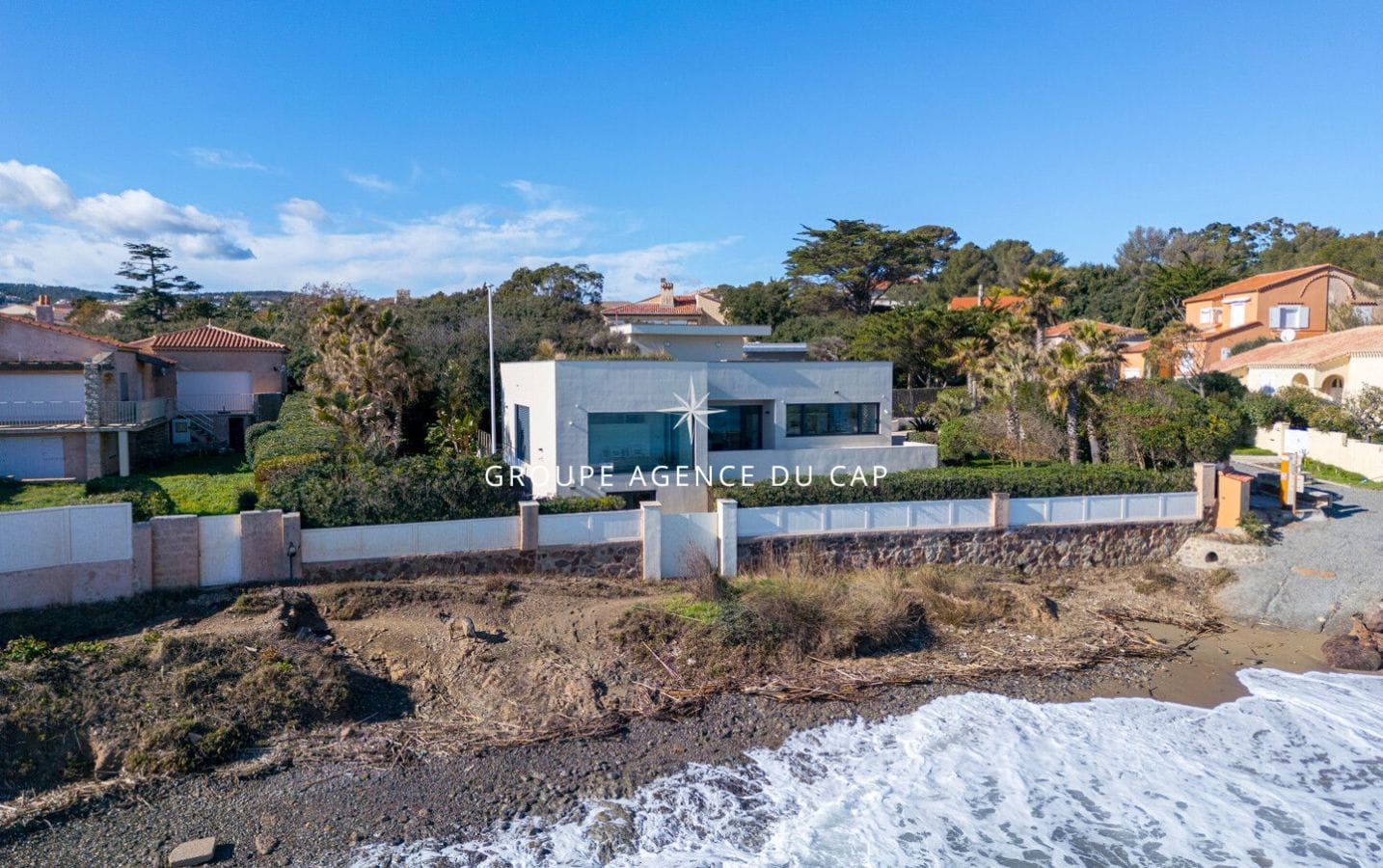 Waterfront villa in Saint Aygulf – 7 rooms – 238 m2 Image 14