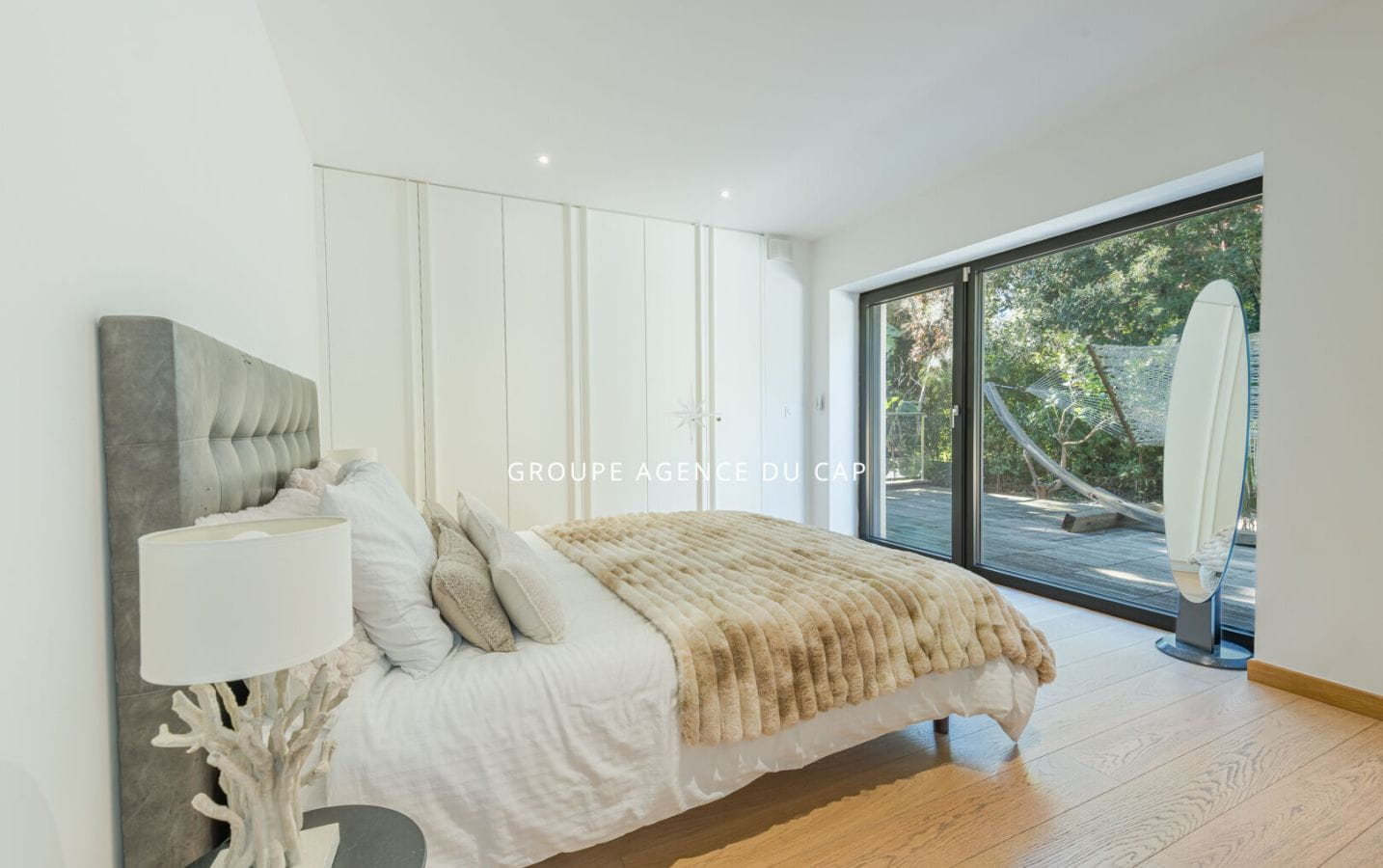 Waterfront villa in Saint Aygulf – 7 rooms – 238 m2 Image 9