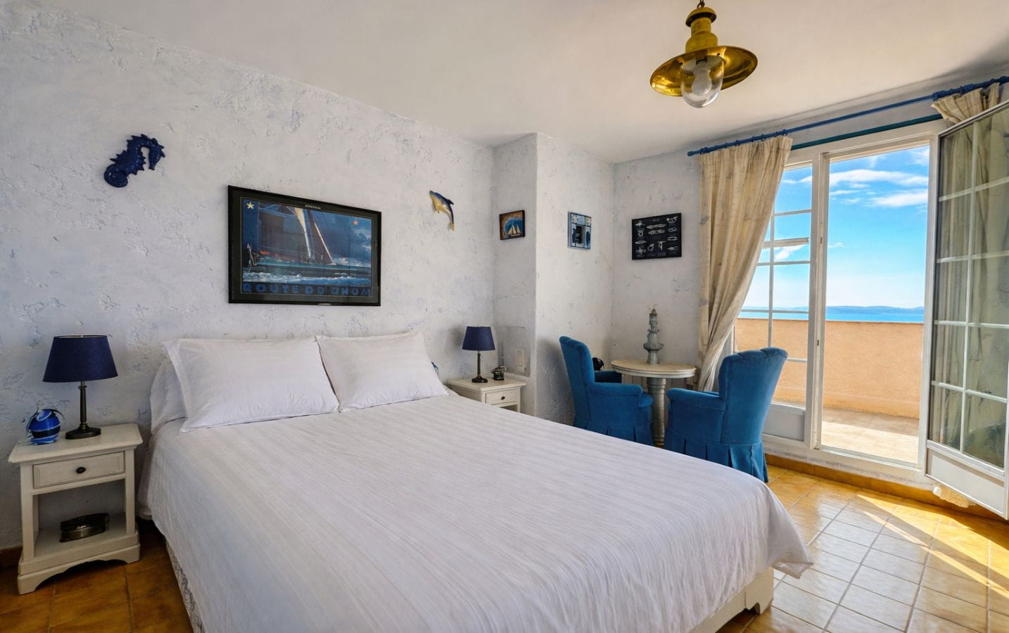 A VENDRE  EXCLUSIVITE VILLA PROVENCALE VUE MER  2 DEPENDANCES PISCINE GARAGE LES ISSAMBRES Image 7