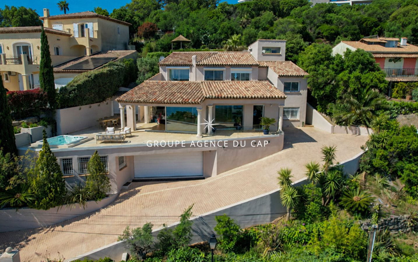 VILLA AVEC VUE MER PANORAMIQUE 6 PIECES AVEC GARAGE DE 80 M² ET PISCINE Image 1