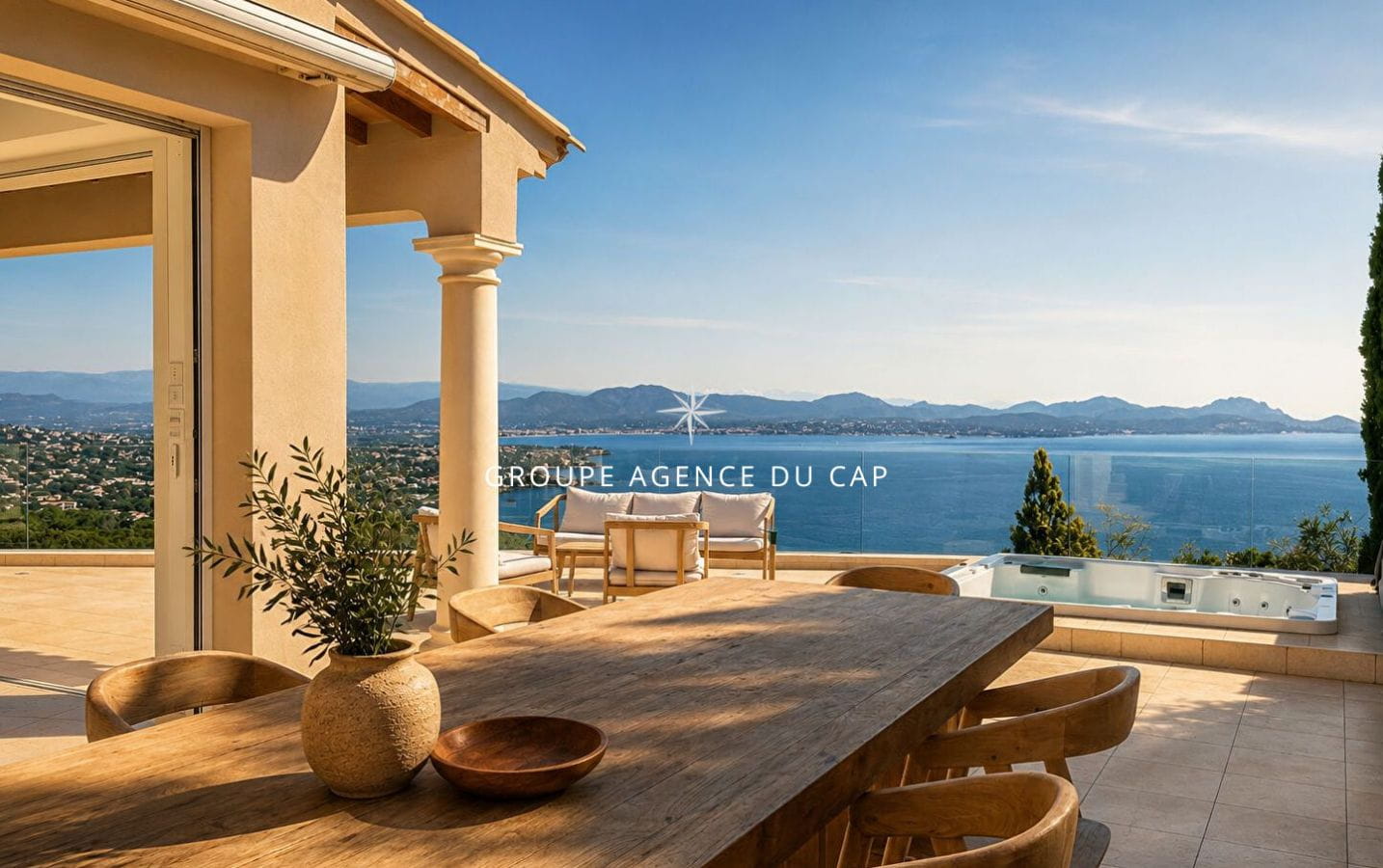 VILLA AVEC VUE MER PANORAMIQUE 6 PIECES AVEC GARAGE DE 80 M² ET PISCINE Image 0