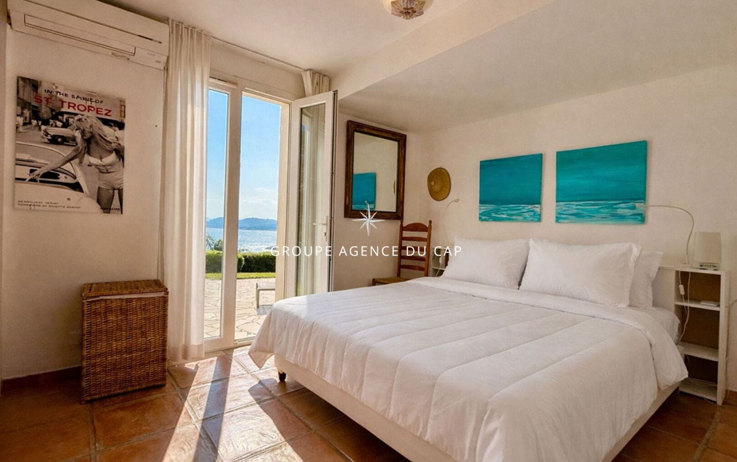 VILLA VUE MER PANORAMIQUE SUR LE GOLFE DE SAINT TROPEZ  PROPRIETE D EXCEPTION PISCINE DOUBLE GARAGE A PIED DU CENTRE ET DES PLAGES DES ISSAMBRES Image 14