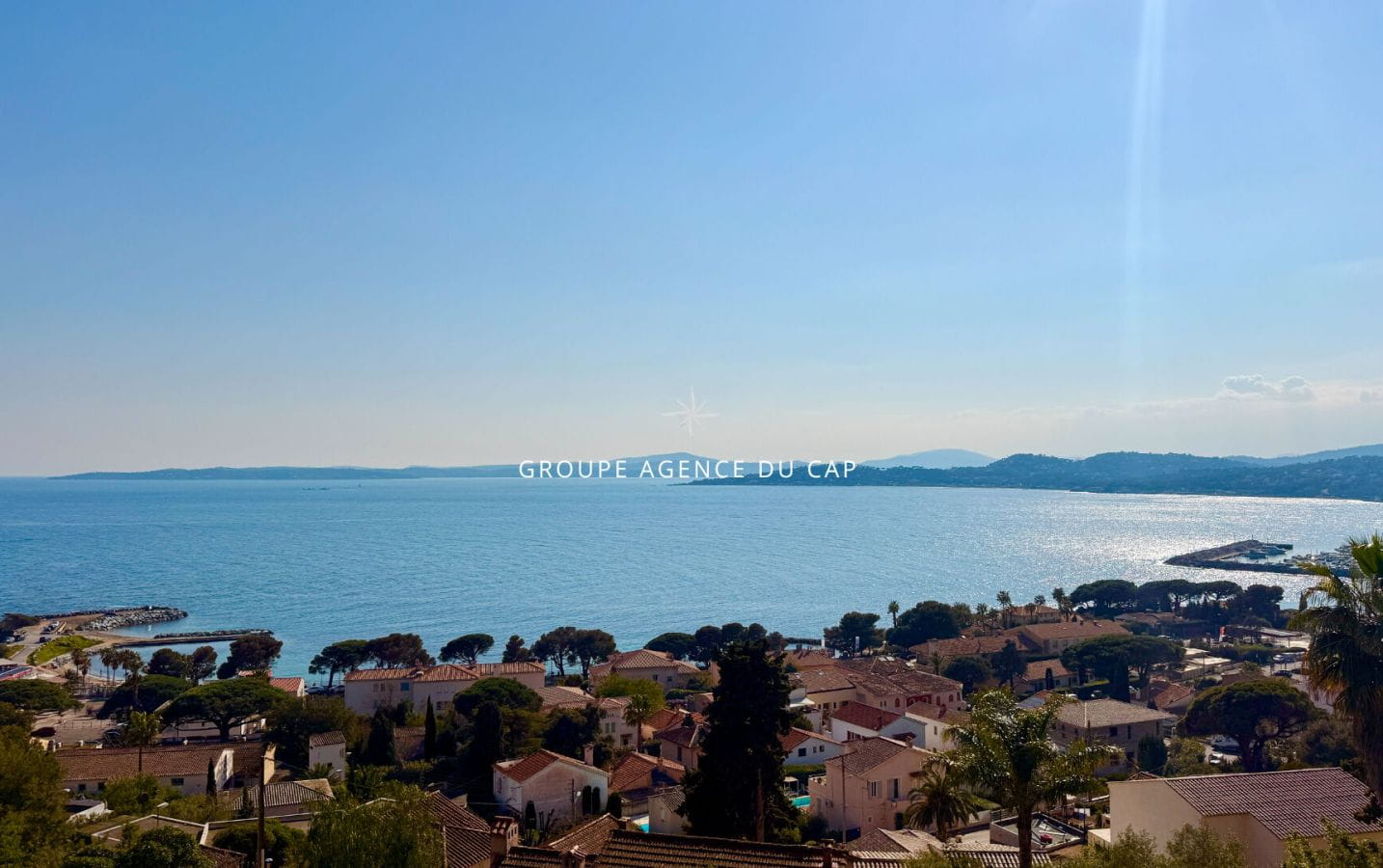 VILLA VUE MER PANORAMIQUE SUR LE GOLFE DE SAINT TROPEZ  PROPRIETE D EXCEPTION PISCINE DOUBLE GARAGE A PIED DU CENTRE ET DES PLAGES DES ISSAMBRES Image 16