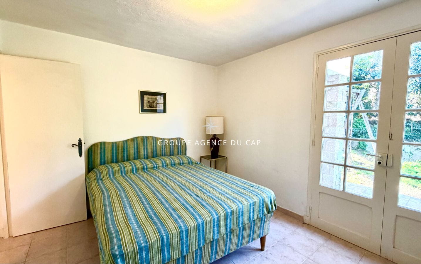 A VENDRE VILLA DE 117M2 AVEC VUE MER BON POTENTIEL, AUX ISSAMBRES Image 10