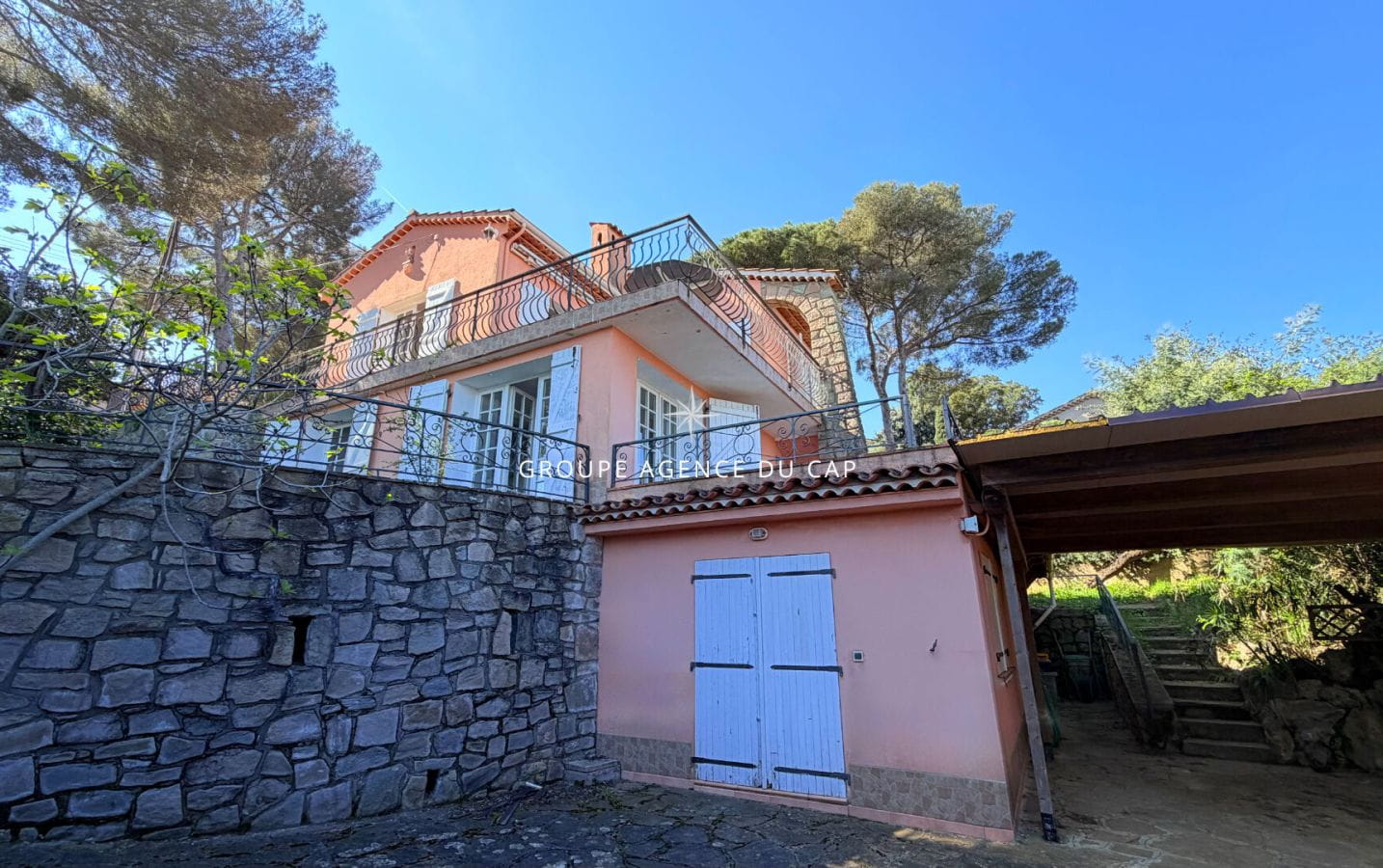 A VENDRE VILLA DE 117M2 AVEC VUE MER BON POTENTIEL, AUX ISSAMBRES Image 13