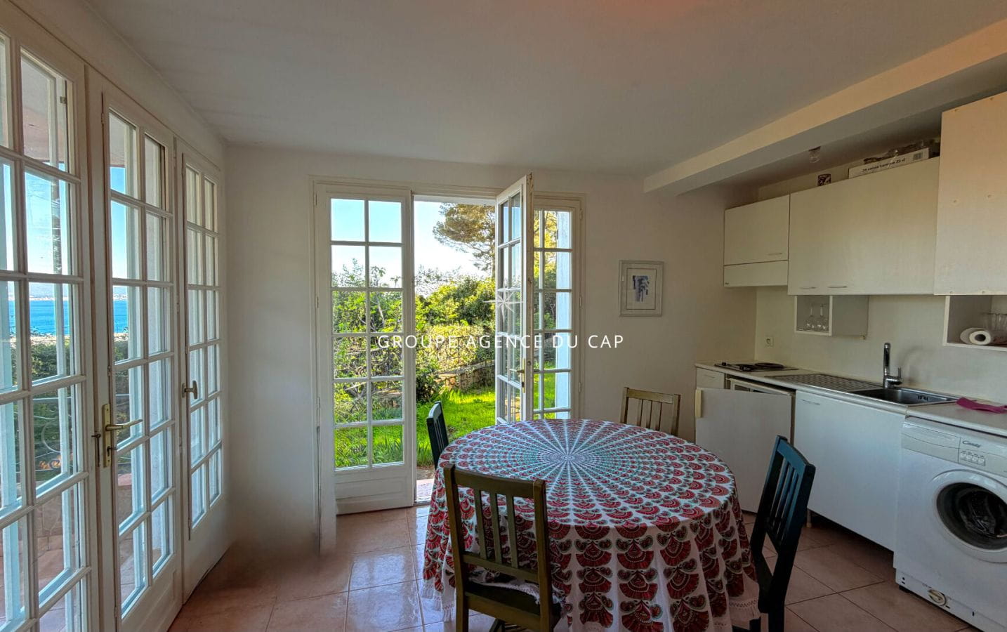 FOR SALE: 140sqm VILLA WITH SEA VIEW, GREAT POTENTIAL, IN LES ISSAMBRES Image 6