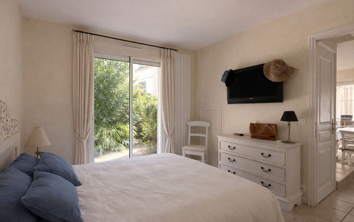 VILLA VUE MER 5 PIECES A PROXIMITE IMMEDIATE DE LA MER, A SAINTE MAXIME Image 12