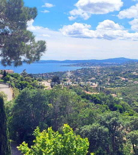 2-ROOM APARTMENT ON THE TOP FLOOR WITH SEA VIEW, IN LES ISSAMBRES