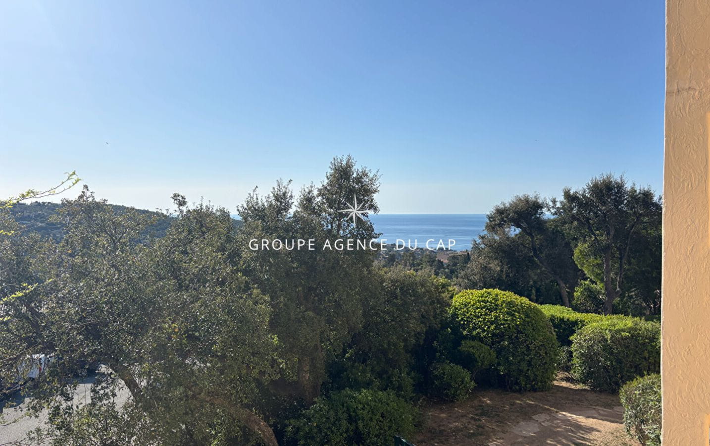 APPARTEMENT 2 PIECES RESIDENCE AVEC PISCINE APERCU MER AUX ISSAMBRES Image 1