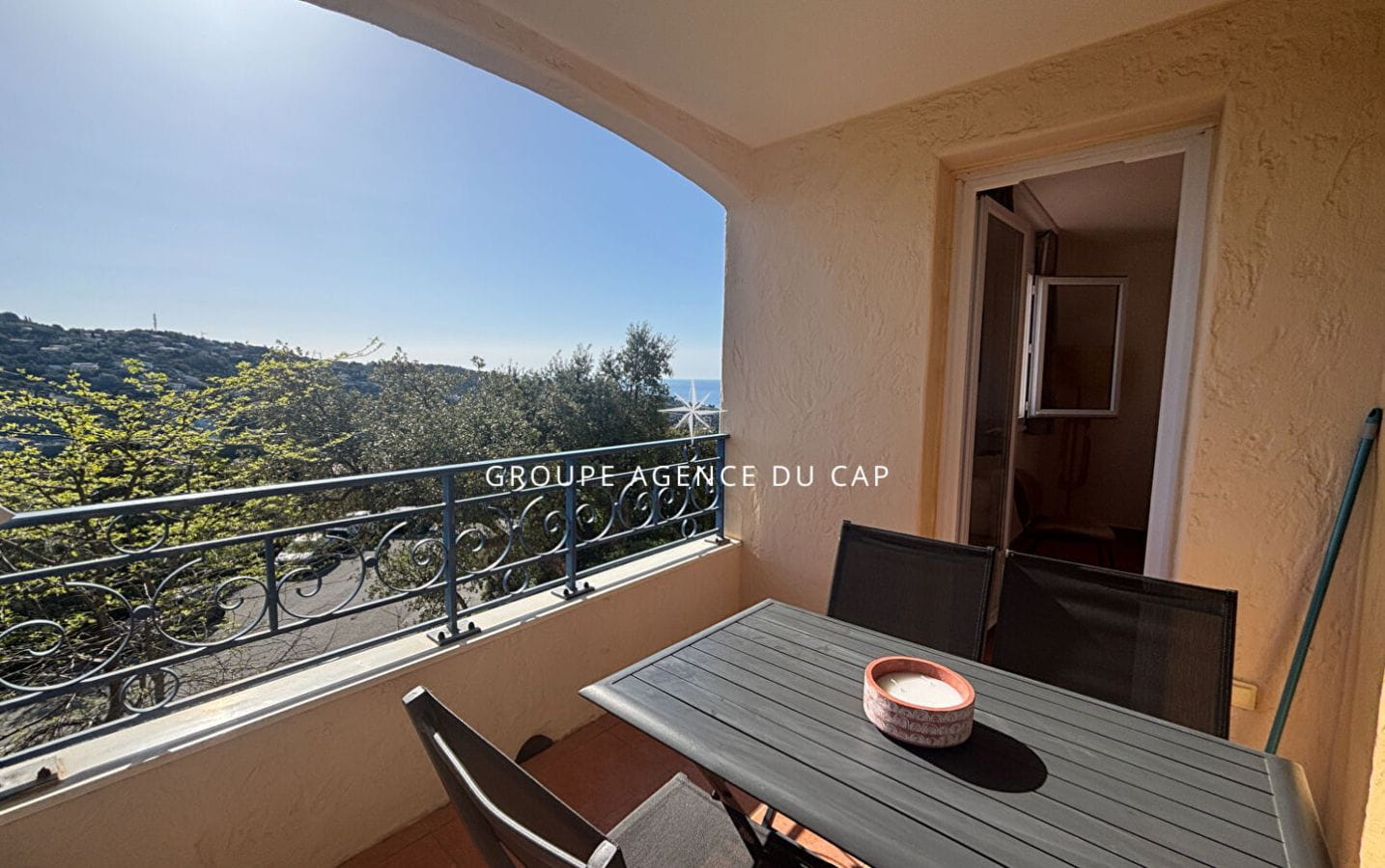 APPARTEMENT 2 PIECES RESIDENCE AVEC PISCINE APERCU MER AUX ISSAMBRES Image 5