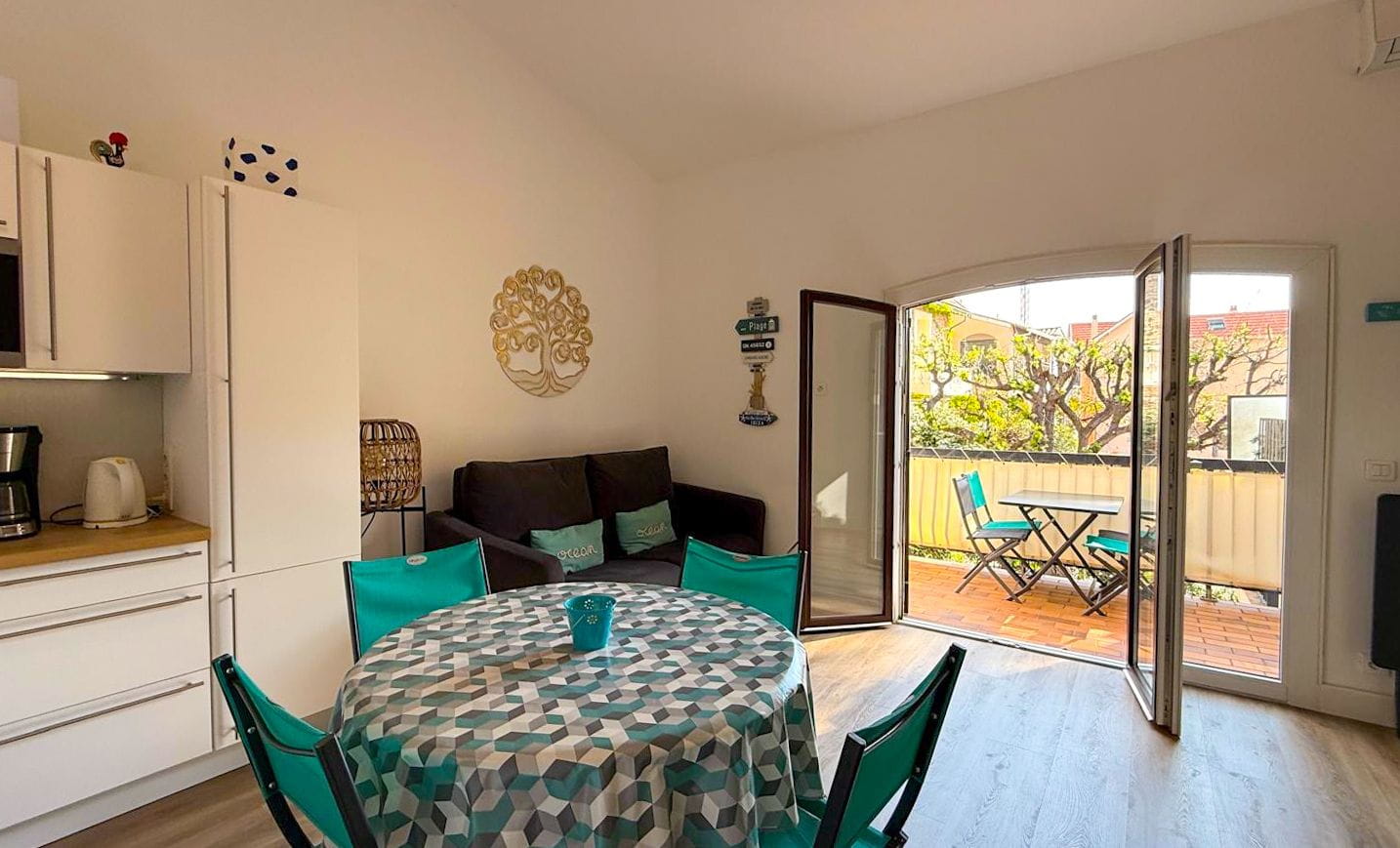 APPARTEMENT DUPLEX 3P AVEC TERRASSE ET PLACE DE PARKING EN SOUS SOL, A SAINTE MAXIME CENTRE VILLE ET PLAGE A PIED Image 2