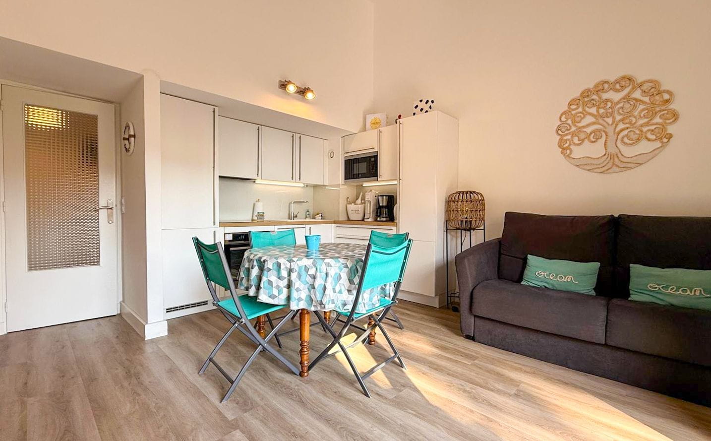 APPARTEMENT DUPLEX 3P AVEC TERRASSE ET PLACE DE PARKING EN SOUS SOL, A SAINTE MAXIME CENTRE VILLE ET PLAGE A PIED Image 4