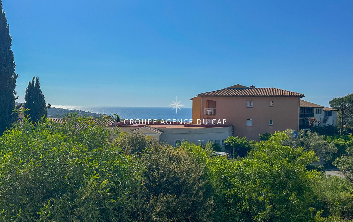 APPARTEMENT 3P VUE MER AVEC PLACE DE PARKING RESIDENCE SECURISEE AVEC PISCINE Image 1