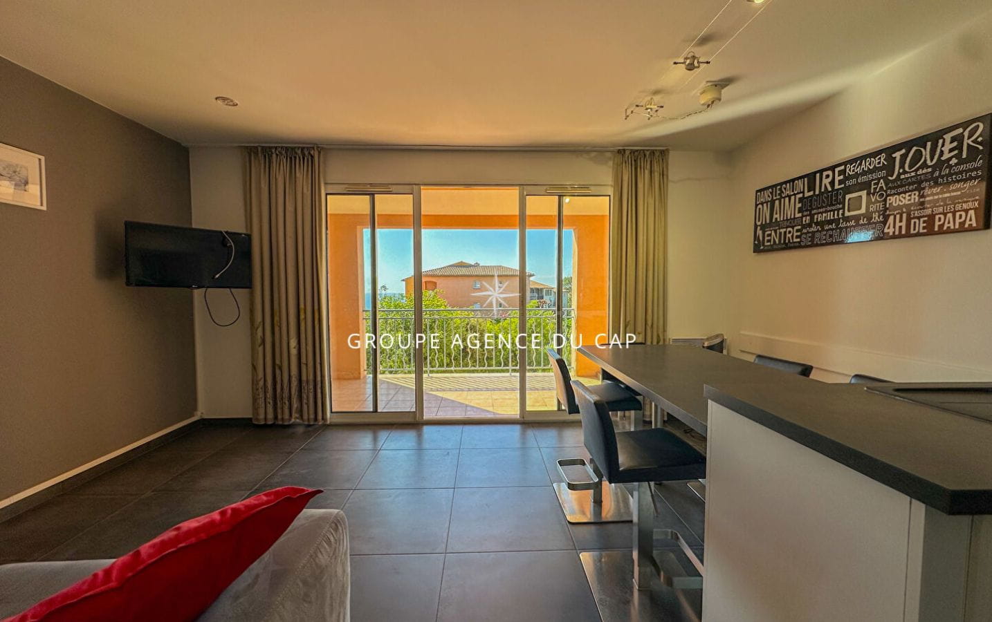 APPARTEMENT 3P VUE MER AVEC PLACE DE PARKING RESIDENCE SECURISEE AVEC PISCINE Image 2