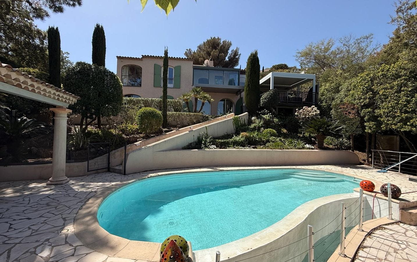 villa vue mer les issambres avec piscine et 4 chambres avec t2 Image 1