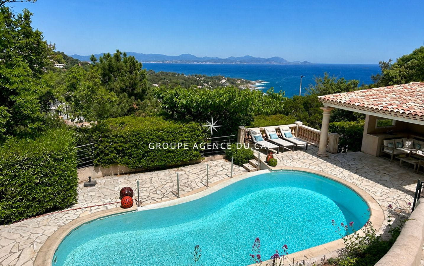 villa vue mer les issambres avec piscine et 4 chambres avec t2 Image 0