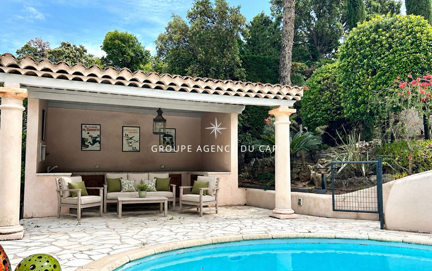 villa vue mer les issambres avec piscine et 4 chambres avec t2 Image 2
