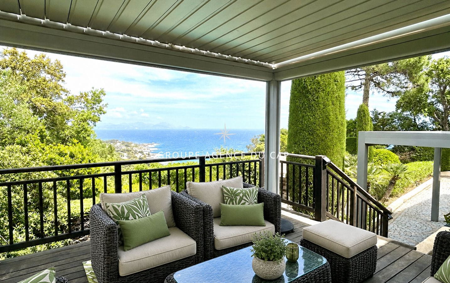 villa vue mer les issambres avec piscine et 4 chambres avec t2 Image 4