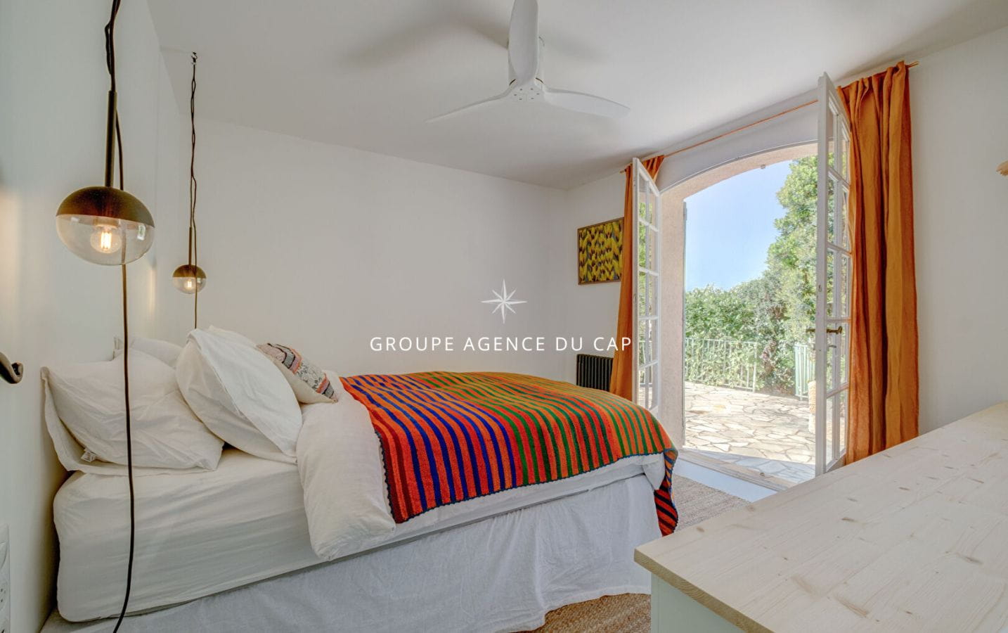 VUE MER SUR LE GOLFE DE SAINT TROPEZ PROVENCALE DE CHARME RENOVEE AVEC PISCINE GARAGE ET SOUS SOL Image 12