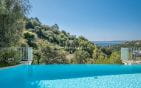 VUE MER SUR LE GOLFE DE SAINT TROPEZ PROVENCALE DE CHARME RENOVEE AVEC PISCINE GARAGE ET SOUS SOL Min 0