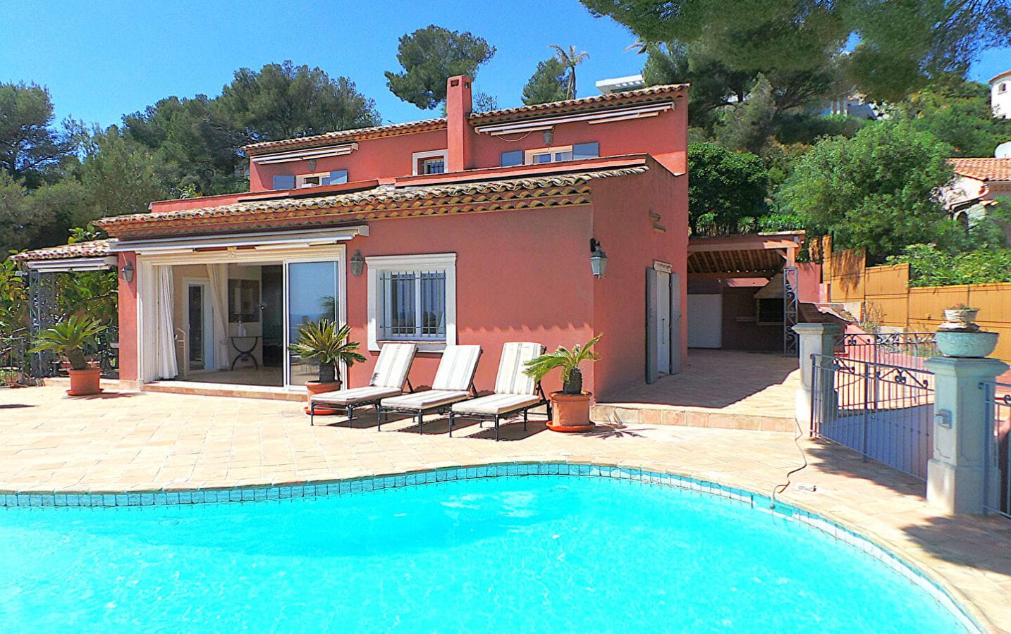 A VENDRE – VILLA TRES BELLE VUE MER – 5 CHAMBRES ET BUREAU – PISCINE – GARAGE DOUBLE – PLAGES ET COMMERCES A PIED – LES ISSAMBRES Image 16