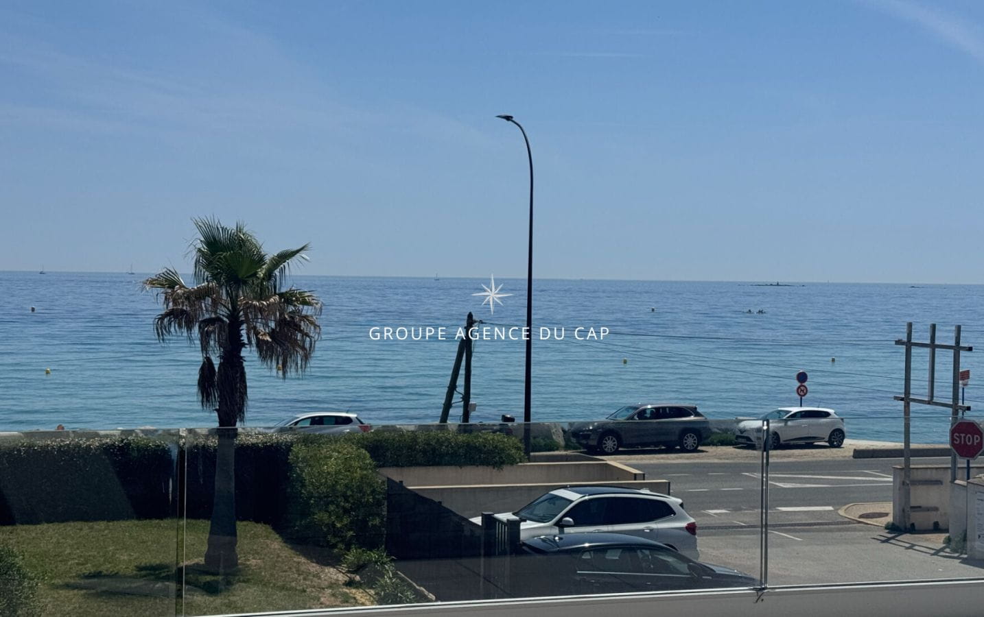 A VENDRE A SAINTE-MAXIME VUE MER EXCEPTIONNELLE A PIED DES PLAGES APPARTEMENT 3/4 PIECES Image 3
