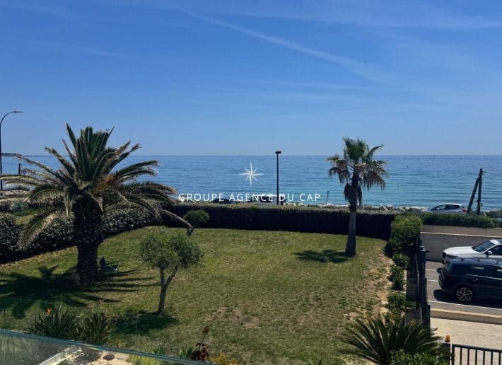 FOR SALE: 3/4 ROOM APARTMENT WITH EXCEPTIONAL SEA VIEW, WALKING DISTANCE TO THE BEACHES OF SAINTE-MAXIME