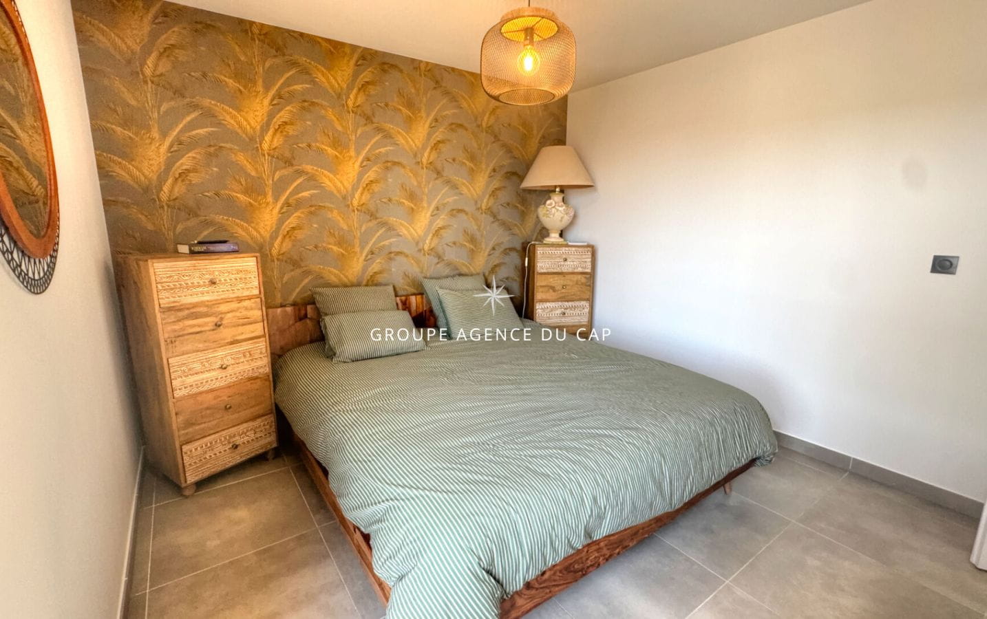 A VENDRE A SAINTE-MAXIME VUE MER EXCEPTIONNELLE A PIED DES PLAGES APPARTEMENT 3/4 PIECES Image 8
