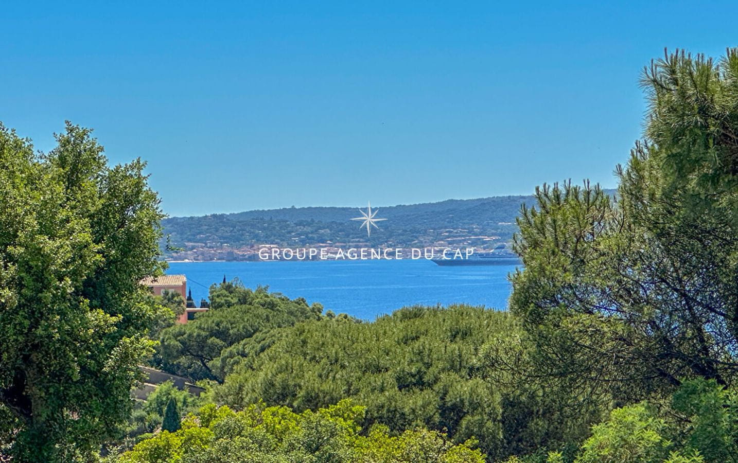 Villa à vendre 170m2 piscine garage, à quelques pas du centre ville de Sainte-Maxime Image 2