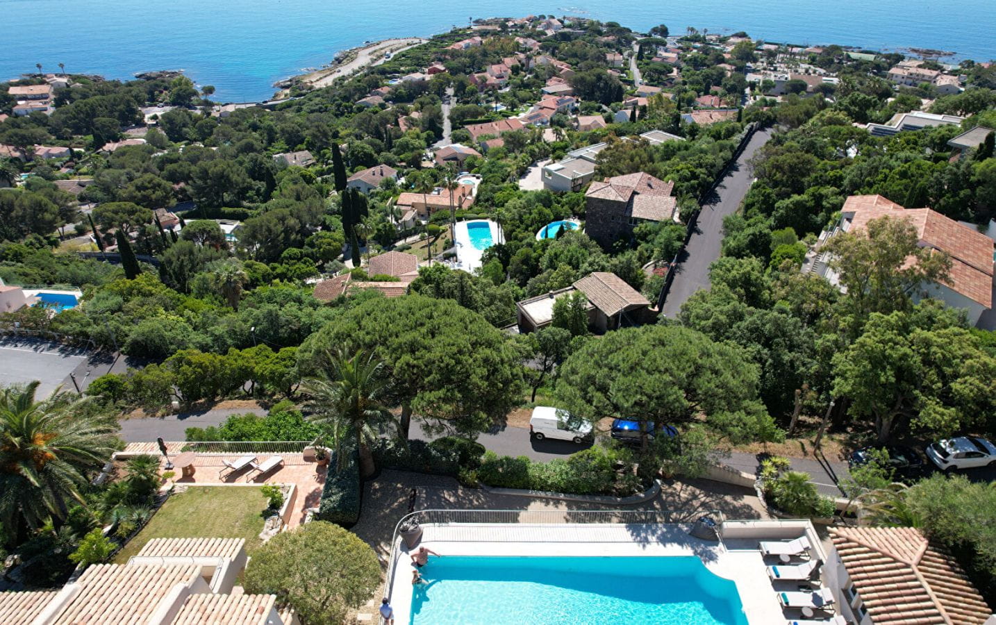 Prestigious residence in Les Issambres, 8 rooms, 279 m2 – PANORAMIC SEA VIEW Image 15