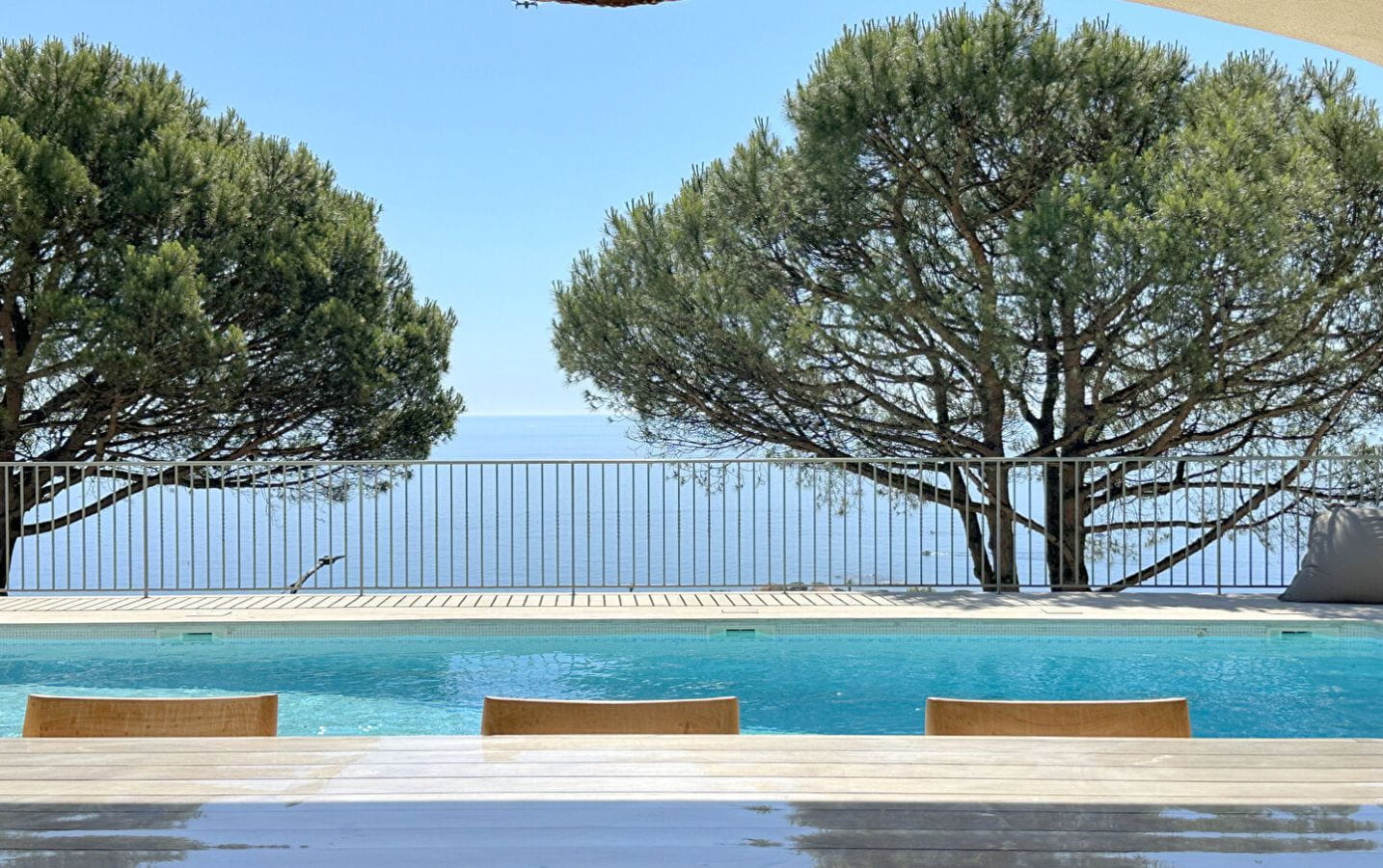 Prestigious residence in Les Issambres, 8 rooms, 279 m2 – PANORAMIC SEA VIEW Image 3