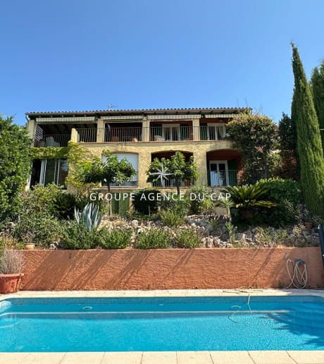 A VENDRE  VILLA PROVENÇALE  VUE MER PISCINE GARAGE AUX ISSAMBRES