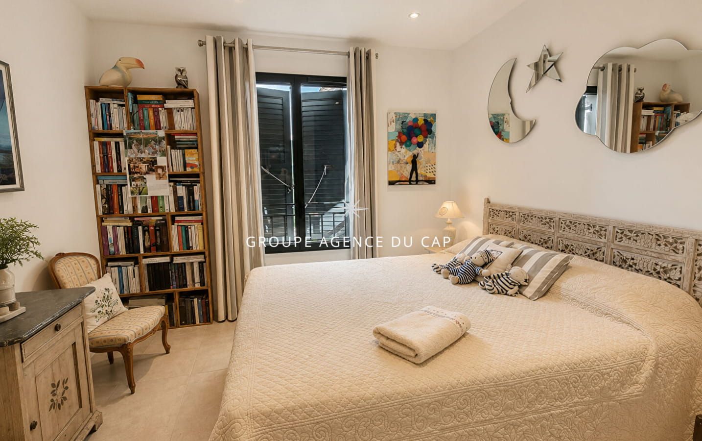 FOR SALE – 4-ROOM APARTMENT WITH 3 BEDROOMS – TERRACE WITH SEA AND HILL VIEWS – GARAGE AND CELLAR (31sqm) – NEAR SAINTE-MAXIME TOWN CENTRE Image 10