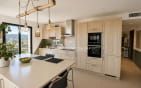 FOR SALE – 4-ROOM APARTMENT WITH 3 BEDROOMS – TERRACE WITH SEA AND HILL VIEWS – GARAGE AND CELLAR (31sqm) – NEAR SAINTE-MAXIME TOWN CENTRE Min 6