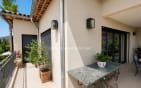FOR SALE – 4-ROOM APARTMENT WITH 3 BEDROOMS – TERRACE WITH SEA AND HILL VIEWS – GARAGE AND CELLAR (31sqm) – NEAR SAINTE-MAXIME TOWN CENTRE Min 9