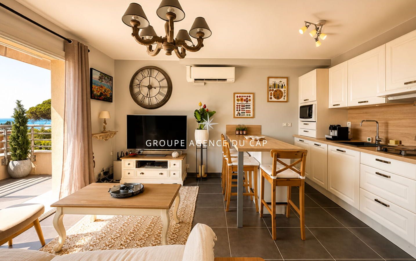EXCLUSIVITE : APPARTEMENT 45M2 AVEC VUE MER A SAINTE MAXIME AVEC PARKING ET GARAGE Image 2