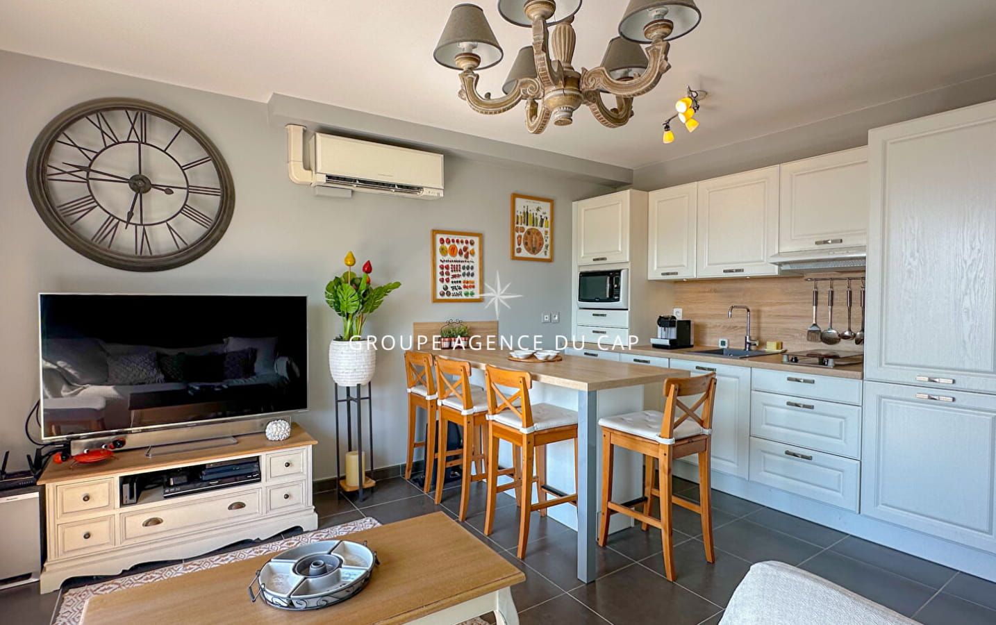 EXCLUSIVITE : APPARTEMENT 45M2 AVEC VUE MER A SAINTE MAXIME AVEC PARKING ET GARAGE Image 4