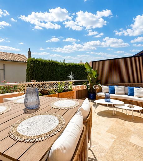 APPARTEMENT 2 CHAMBRES TERRASSE VUE MER  CENTRE ET PLAGE A PIED DES ISSAMBRES