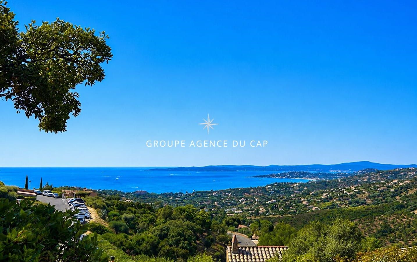 A VENDRE AUX ISSAMBRES APPARTEMENT VUE MER SUR LE GOLF DE SAINT-TROPEZ Image 1