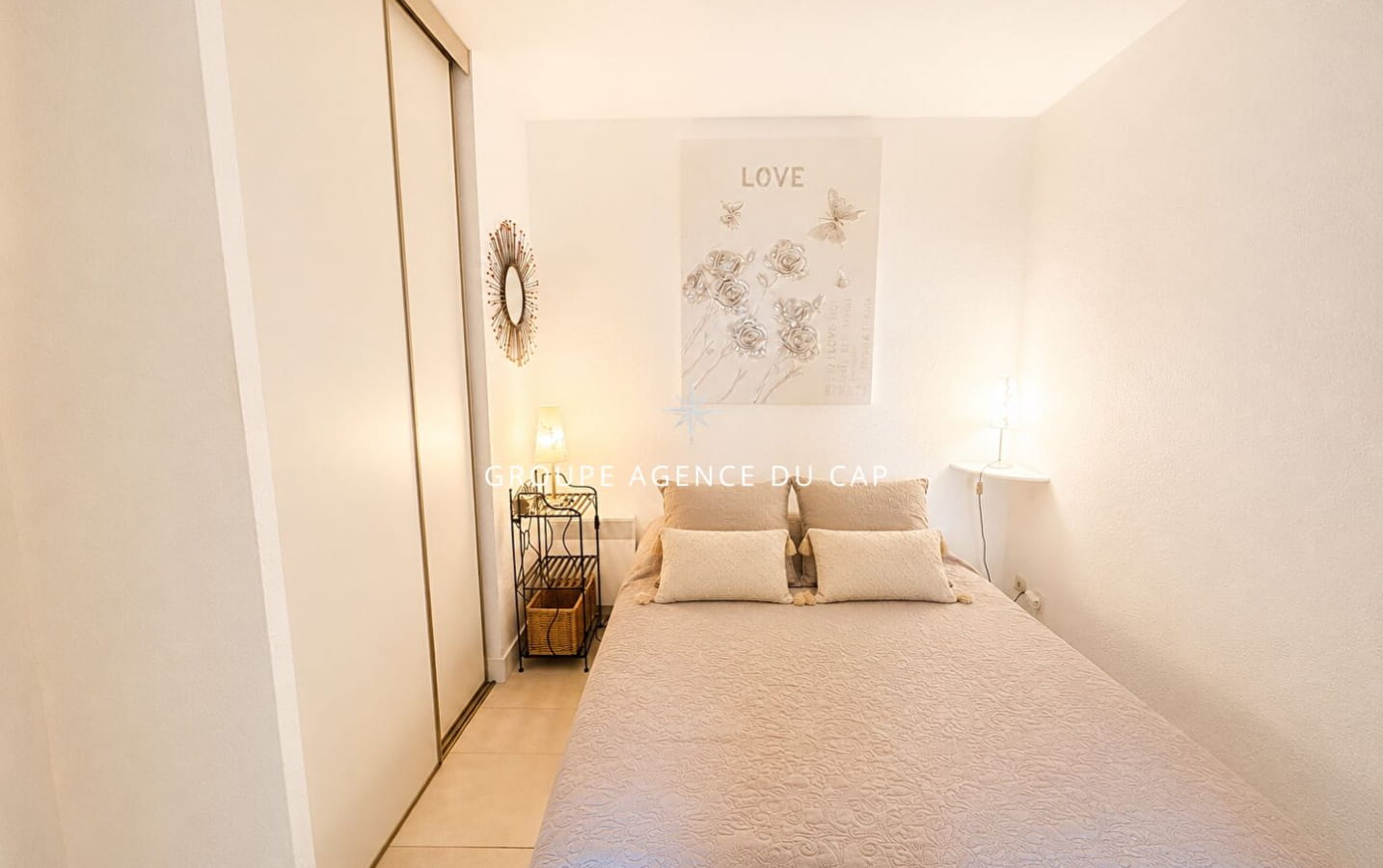 A VENDRE AUX ISSAMBRES APPARTEMENT VUE MER SUR LE GOLF DE SAINT-TROPEZ Image 5