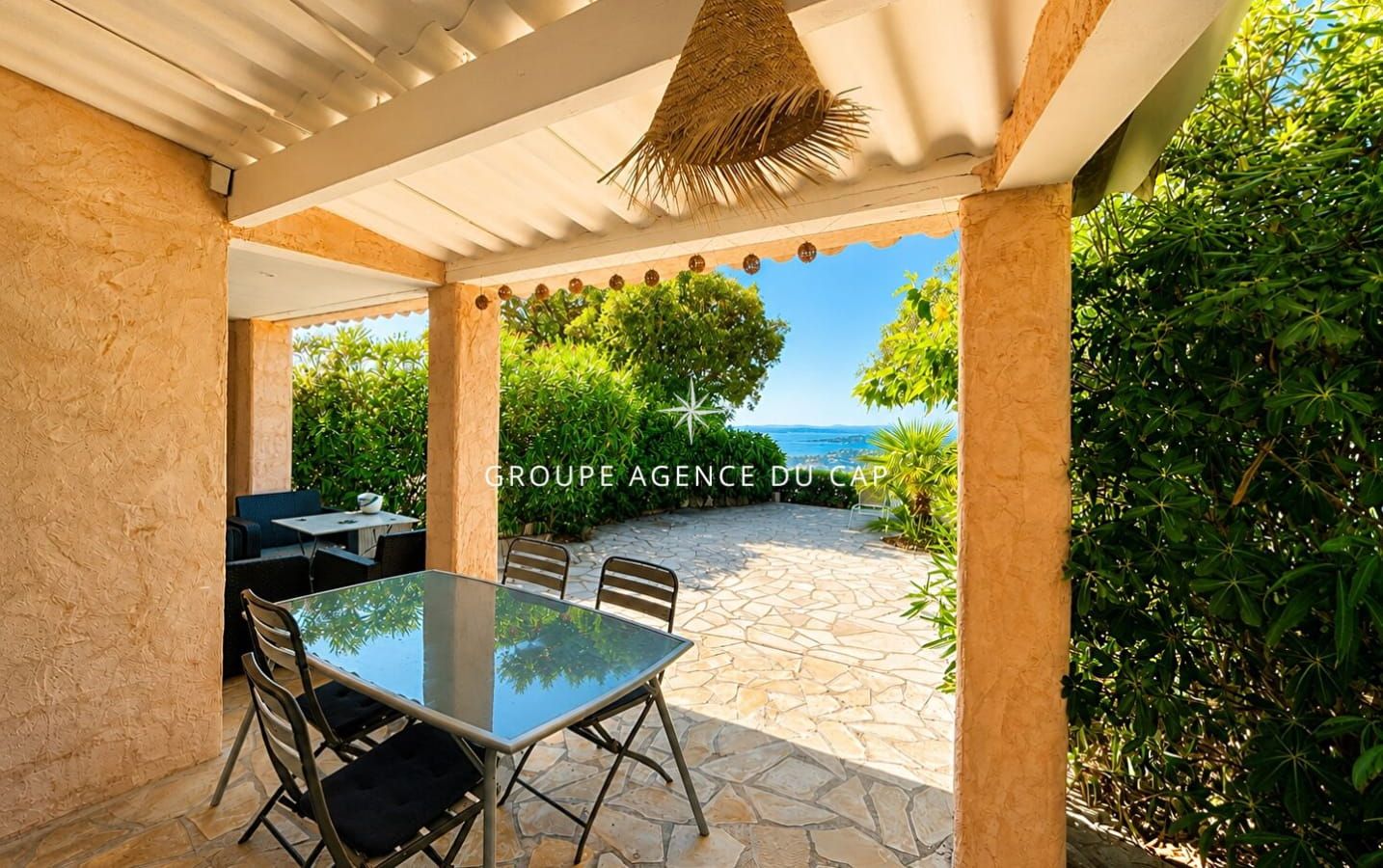 A VENDRE AUX ISSAMBRES APPARTEMENT VUE MER SUR LE GOLF DE SAINT-TROPEZ Image 9