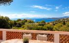 LES ISSAMBRES VILLA DE PLAIN PIED AVEC PISCINE POOL HOUSE ET GARAGE Min 3